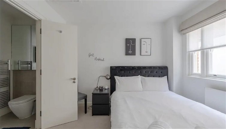 Photo 1 - Modern & Centrally Located 2BD Flat - Marble Arch