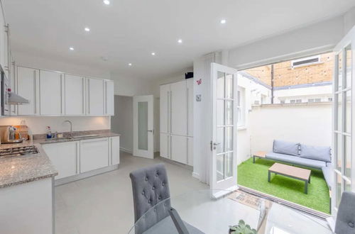 Photo 9 - Modern & Centrally Located 2BD Flat - Marble Arch