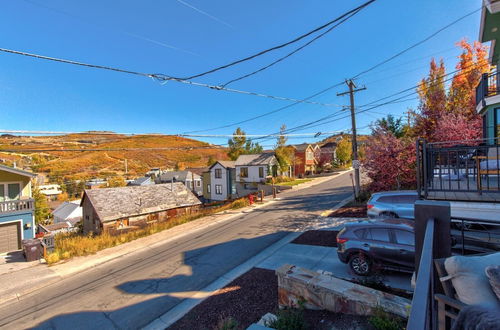 Photo 2 - KBM Resorts 4BR With two Main Suites, Walk to Town Lift and Park City Mountain Resort