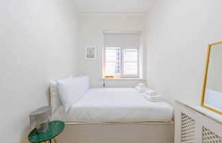 Photo 3 - Stylish 2BD Flat - 5 Minute Walk to Notting Hill