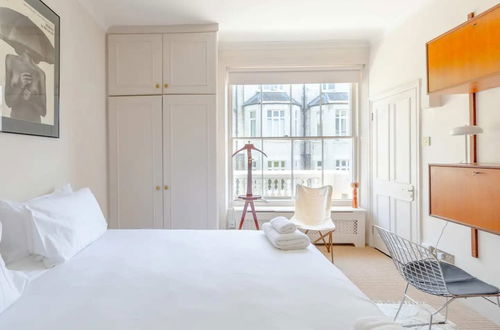 Photo 8 - Stylish 2BD Flat - 5 Minute Walk to Notting Hill