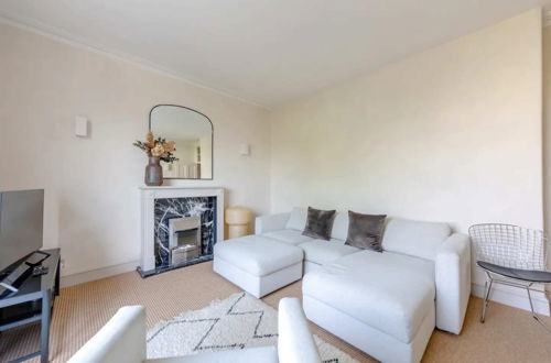 Photo 14 - Stylish 2BD Flat - 5 Minute Walk to Notting Hill