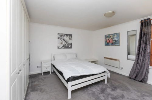 Foto 4 - Top Floor 1BD Flat With Balcony - Isle of Dogs