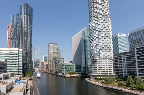 Photo 27 - Top Floor 1BD Flat With Balcony - Isle of Dogs