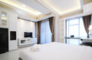 Foto 1 - Spacious Studio At La Riz Supermall Mansion Apartment