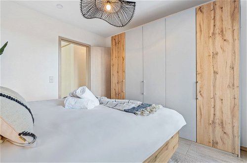 Photo 3 - Modern 2-Bedroom Apartment ID227