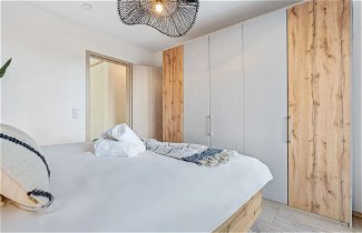Photo 3 - Modern 2-Bedroom Apartment ID227