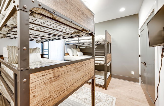 Sky High Cowgirl Luxe 4BR w Rooftopdeck Karaoke - Foto 30