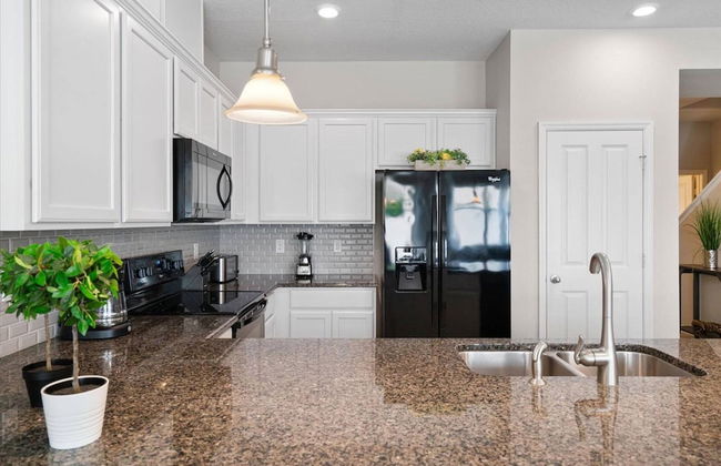 Cozy 4 Bedrooms Tranquility 8 Miles From Disney - Photo 12