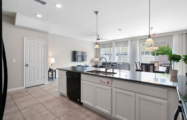 Cozy 4 Bedrooms Tranquility 8 Miles From Disney - Photo 13