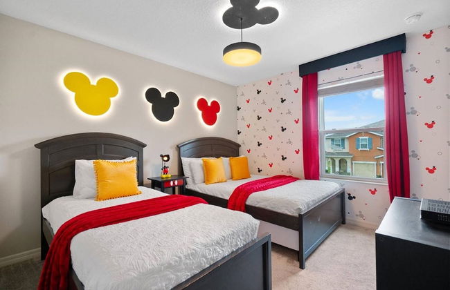 Cozy 4 Bedrooms Tranquility 8 Miles From Disney - Photo 2