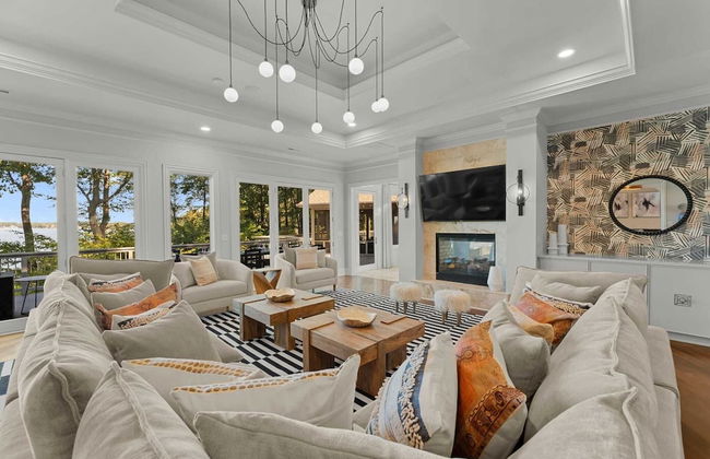 Modern Masterpiece by Avantstay Waterfront + Private Dock - Foto 1