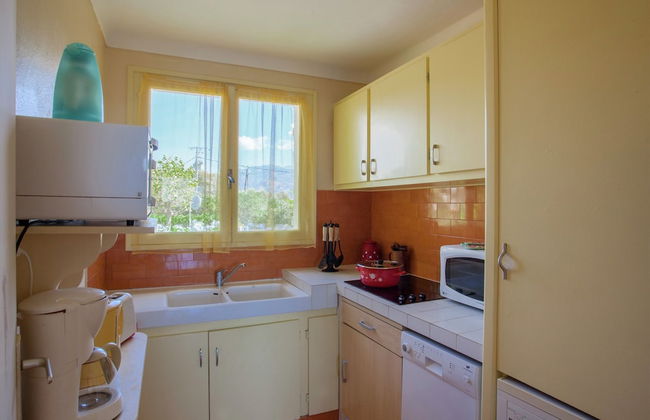 Cosy Holiday Home in Cargese Corse-du-sud Near Sea - Foto 17