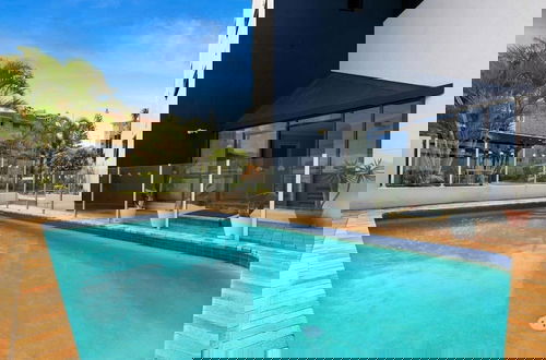 Foto 13 - Luxe 2 Bedroom Oceanview Retreat on Fern