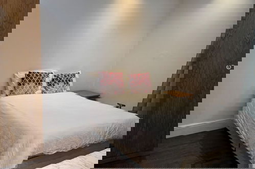 Photo 4 - Excellent Central London Apartment - 3 Bedrooms