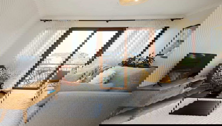 Foto 1 - The Isleworth Place - Stunning 1bdr Flat With Balcony