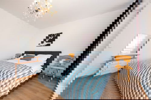 Foto 4 - Spacious 2 Bedroom Apartment With Balcony
