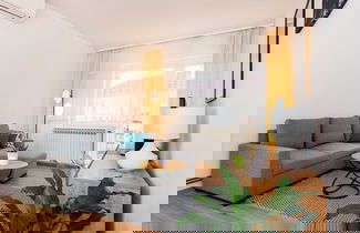 Foto 1 - Spacious 2 Bedroom Apartment With Balcony