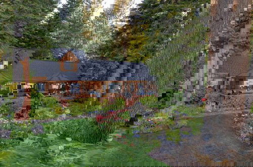 Photo 41 - Homewood Lakefront by Avantstay Private Beach & Lake Access + Views!