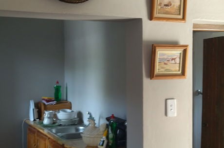 Foto 14 - Immaculate 2-bed Garden Cottage in Beaufort West