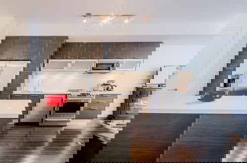 Foto 17 - Stunning High Floor 1 Bedroom w Den Condo Near U of T and Hospitals