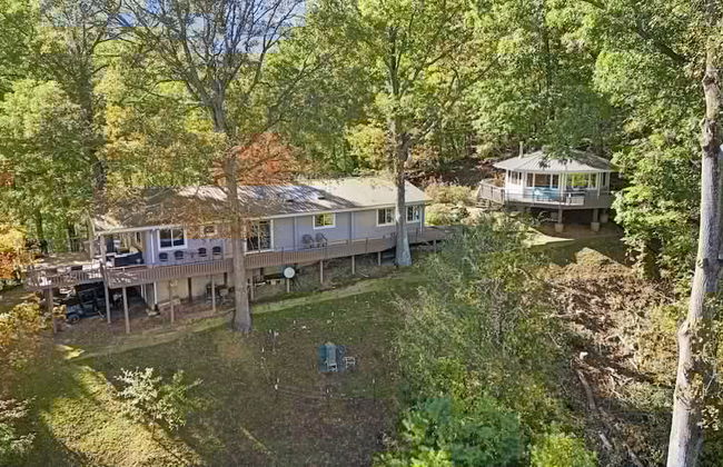 Cabin in the Sky by Avantstay Deck w/ Views - Photo 43
