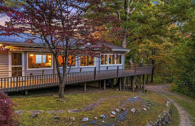 Cabin in the Sky by Avantstay Deck w/ Views - Photo 54