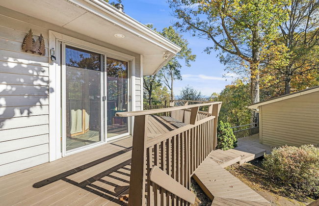 Cabin in the Sky by Avantstay Deck w/ Views - Photo 42
