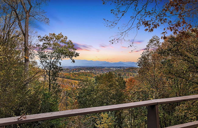 Cabin in the Sky by Avantstay Deck w/ Views - Photo 49