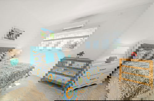 Foto 3 - Modern, Stunning & Bright Central Beach Villa