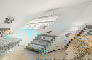 Foto 3 - Modern, Stunning & Bright Central Beach Villa