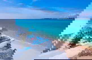 Photo 1 - Modern, Stunning & Bright Central Beach Villa