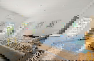 Foto 2 - Modern, Stunning & Bright Central Beach Villa