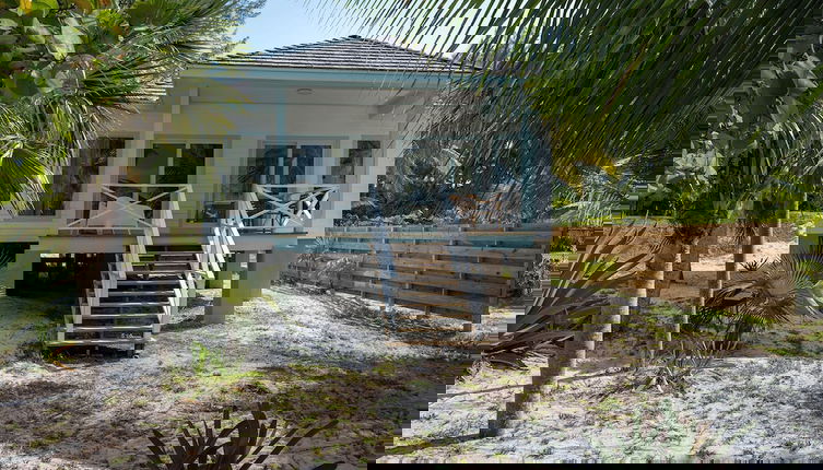 Foto 1 - Pink Sand Paradise: Luxury Home On The Beach