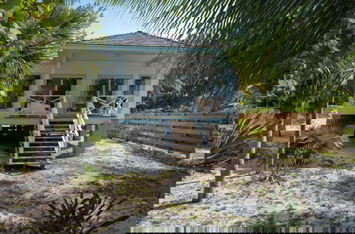 Foto 1 - Pink Sand Paradise: Luxury Home On The Beach