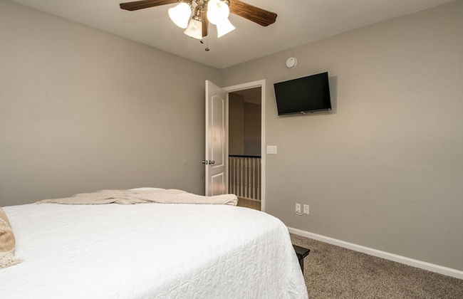 Massive 5 Bdrm Getaway W/pool, Hot Tub, Game Room! - Foto 8