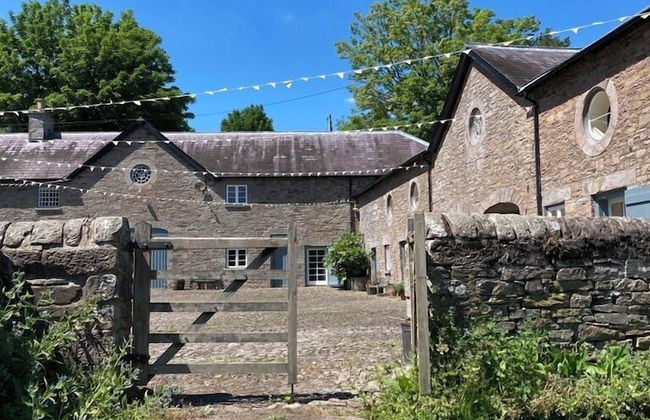 Glanhenwye Courtyard Cottages - Photo 2