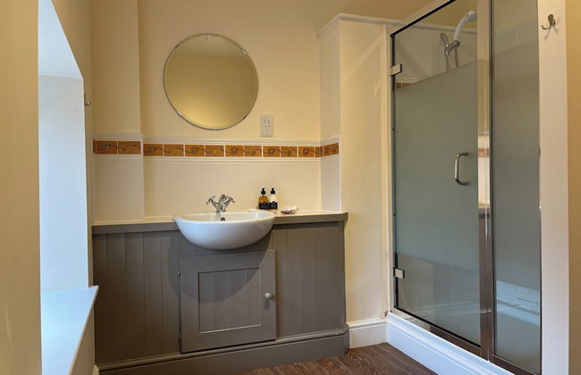 Glanhenwye Courtyard Cottages - Photo 40