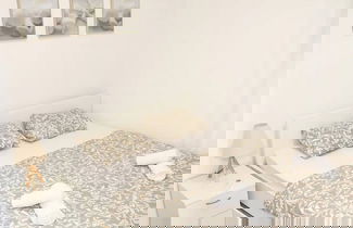 Foto 1 - Stylish Okrug Gornji Apartment With Terrace and Patio