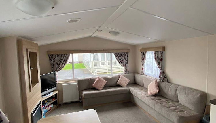 Photo 1 - 2 bed Caravan in Rhyl , dog Friendly, With Wifi