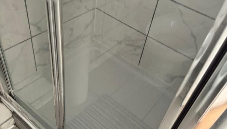 Foto 1 - 3BR Home Near Hounslow West Tube Station