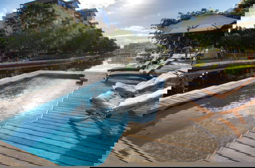 Foto 20 - Canal View Two Bedroom Luxury Apartment - 610