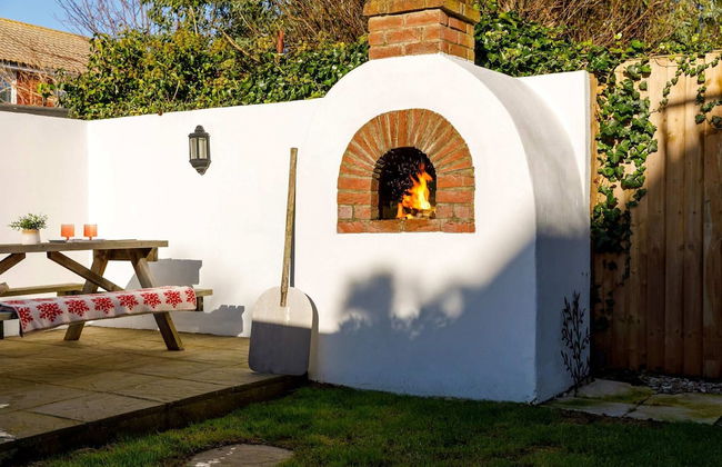 Beautifully Refurbished 4-bed Beachside Retreat - Foto 8
