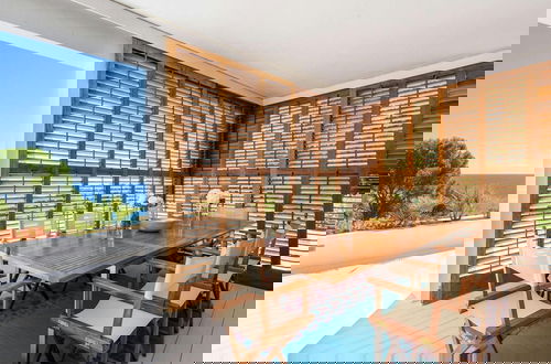Photo 26 - Magnificent Holiday Home With View