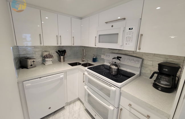 Alexander 611 3 Bedroom Apts by RedAwning - Photo 17