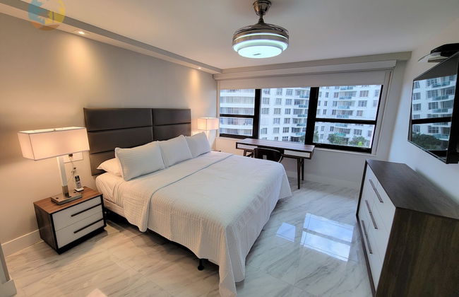 Alexander 611 3 Bedroom Apts by RedAwning - Photo 6