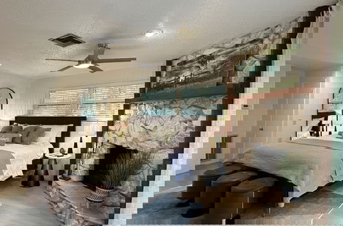Photo 3 - Dunnellon Dreams 3 Bedroom Home by RedAwning