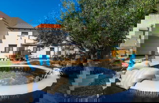 Photo 1 - Adorable Home With Private Garden and Bubble Bath