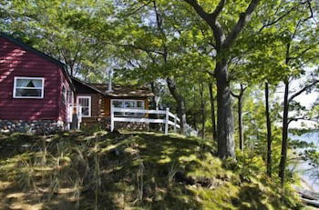 Foto 17 - Main - Starry Nights 2 Bedroom Cabin by RedAwning