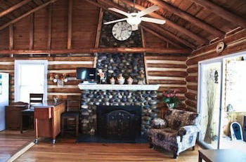 Foto 7 - Main - Starry Nights 2 Bedroom Cabin by RedAwning